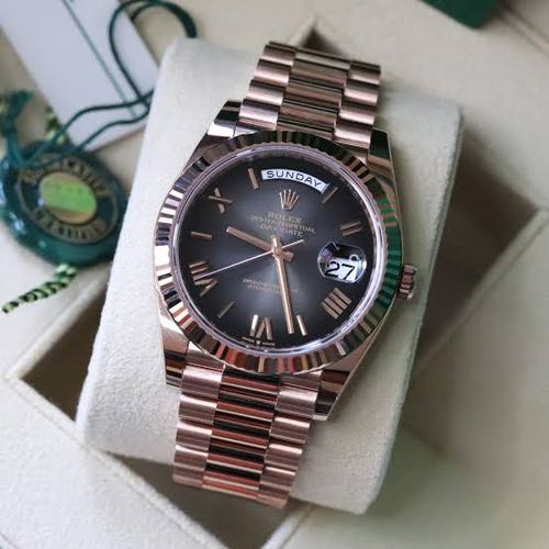 ROLE_X DAY DATE 40 IN EVEROSE GOLD WITH A SLATE OMBRE DIAL